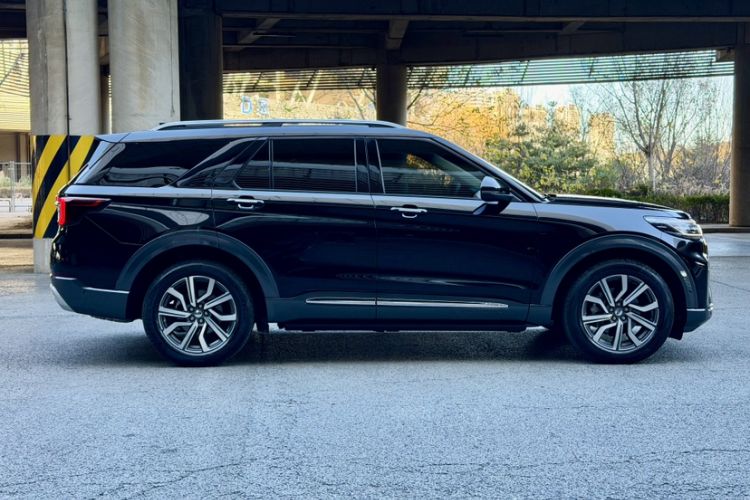 Used Ford Explorer 2023 EcoBoost 285 Four-Wheel Drive Titanium Edition 7-Seater