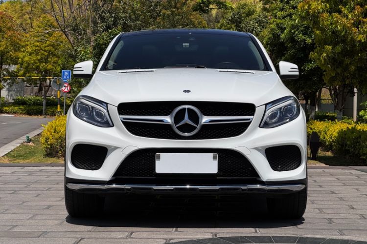 Used Mercedes-Benz GLE Coupe 2017 GLE 320 4MATIC Coupe SUV Exterior 3