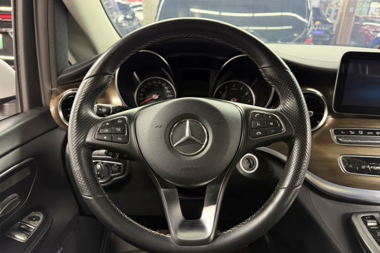 Used Mercedes-Benz V-Class 2021 V 260 L Long-wheelbase Luxury Edition