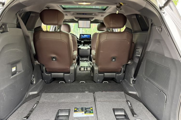 Used Toyota SIENNA 2023 2.5L Hybrid Platinum Edition