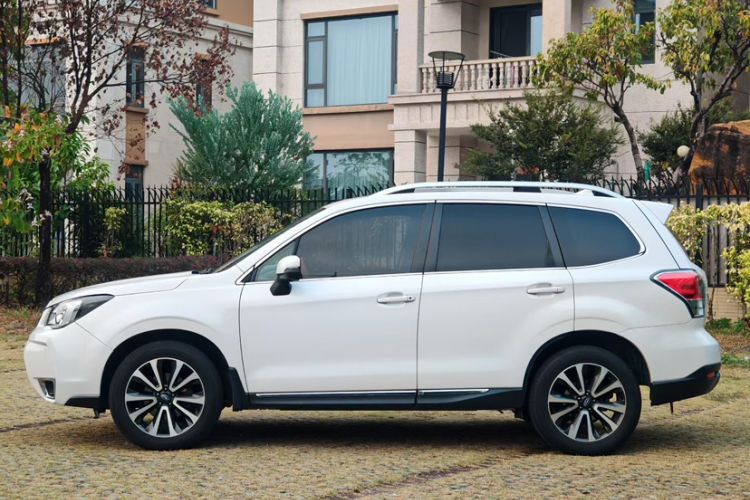 Used Subaru Forester 2016 2.0i Fashion Navigation Edition Exterior 5