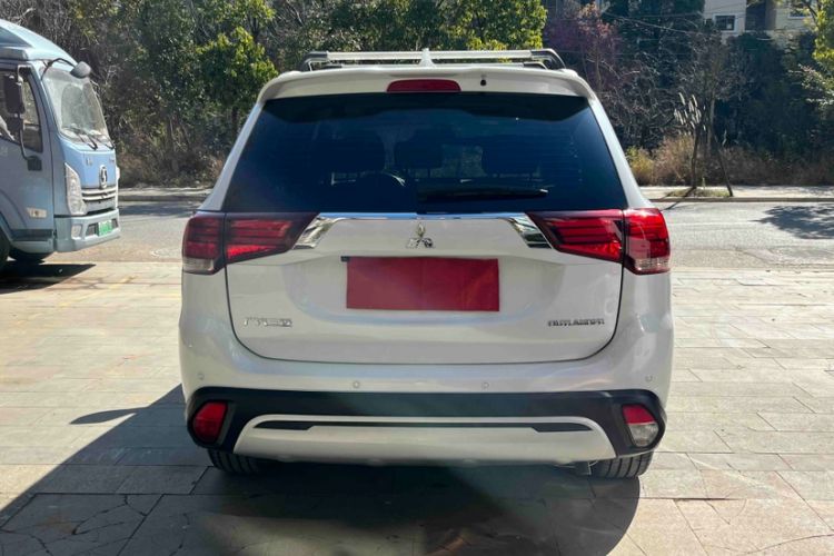 Used Mitsubishi Outlander 2020 2.4L 4x4 Zhi Xiang Edition 5 Seats Exterior 11