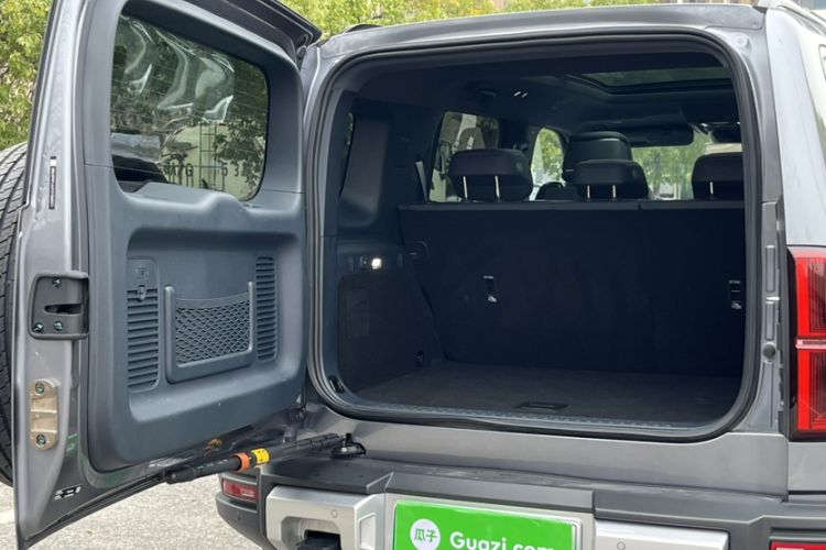 Used Formula Leopard Leopard 5 2023 Navigator Edition
