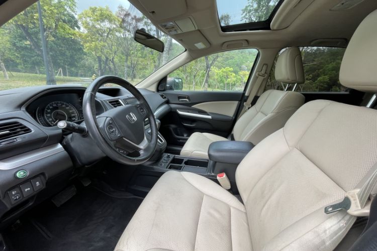 Used Honda CR-V 2015 2.4L two-wheel drive luxury version Interior 2