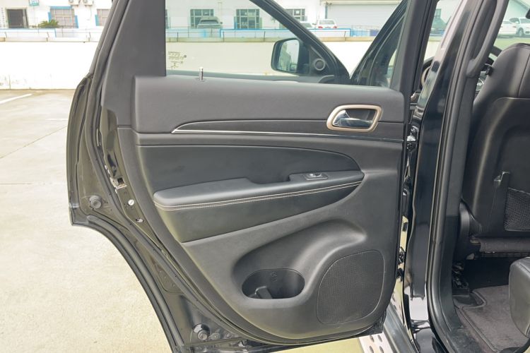 Used Jeep Grand Cherokee 2016 3.0L Comfort Navigation Edition