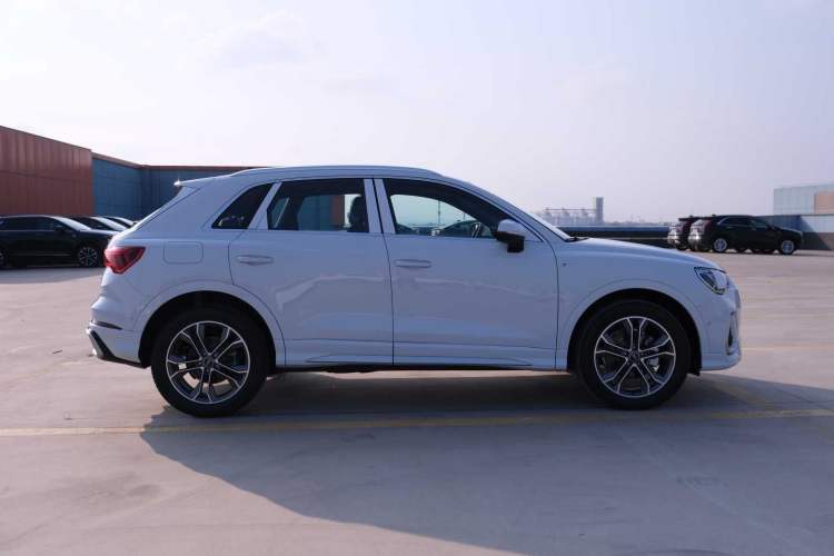 Used Audi Q3 2025 quattro 45th Anniversary Edition 40TFSI Fashionable and Dynamic Model Exterior 4