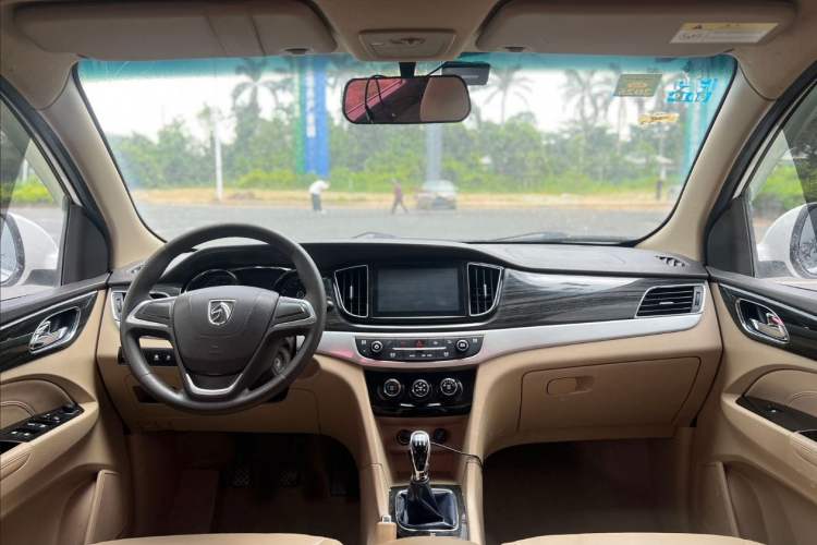 Used Baojun 730 2016 1.5L Manual Comfort Version 7 Seats China V Emission Standard
