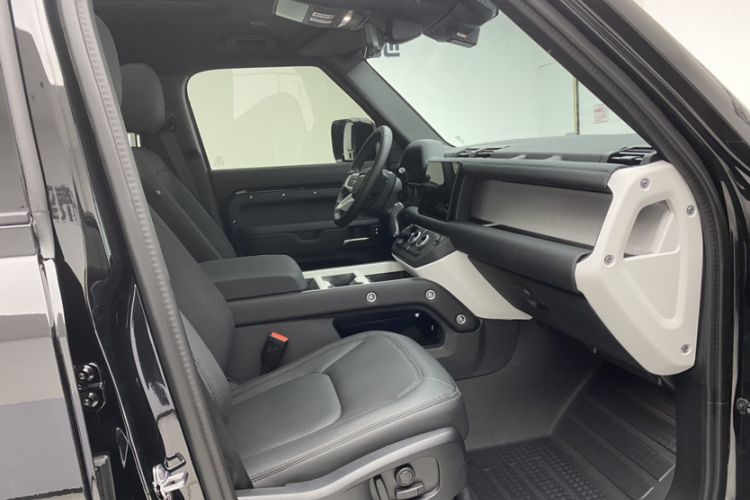 Used Land Rover Defender 2025 110 3.0T P400 X-Dynamic SE