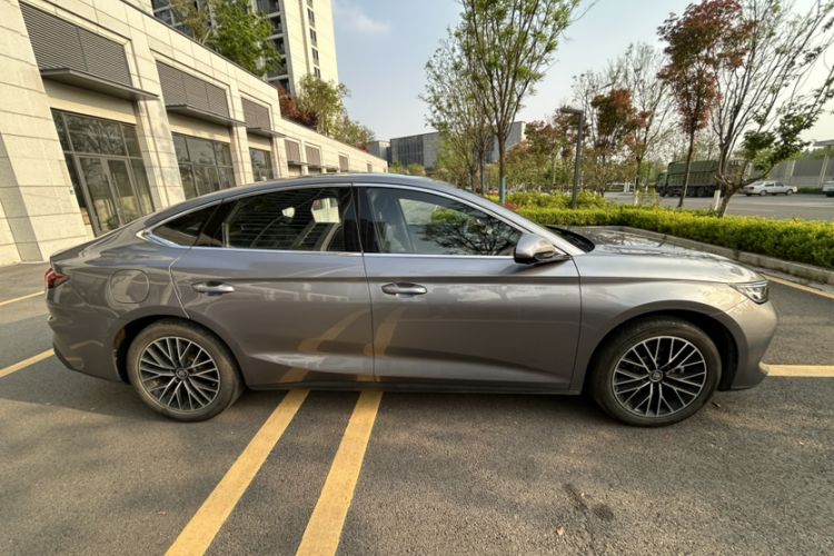 Used BYD Qin L 2024 DM-i 120KM Excellence Model
