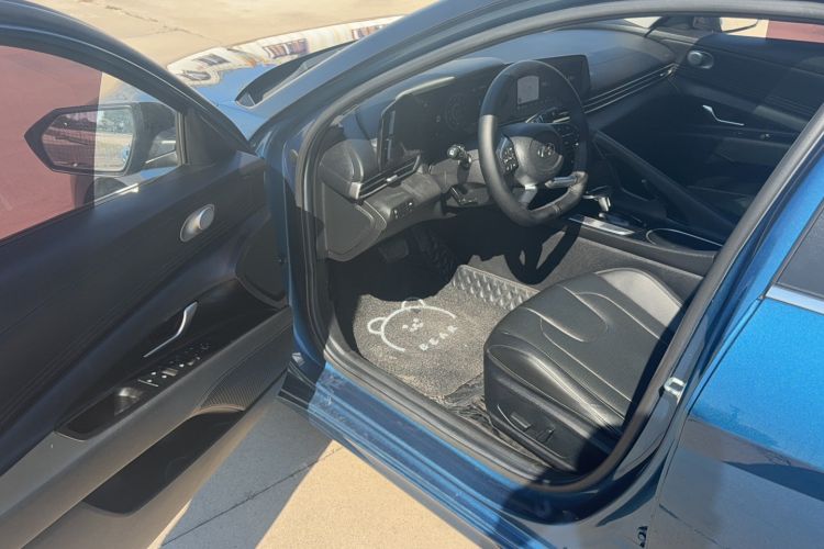 Used Hyundai Elantra 2021 1.5L CVT LUX Prestige Edition
