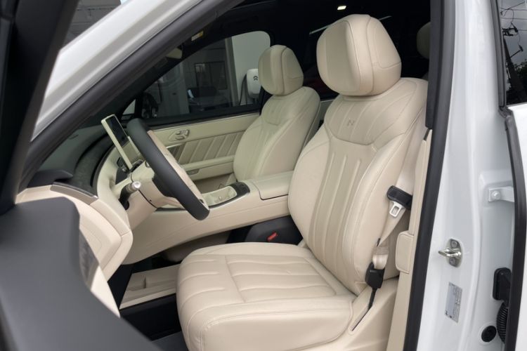 Used ONVO Luxeed L90 2025 Model—Max Six-Seater Version Left Front Seat