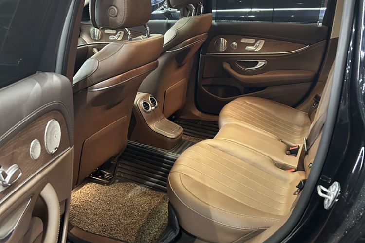 Used Mercedes-Benz E-Class 2021 Restyled E 300 L Luxury Edition Interior 3