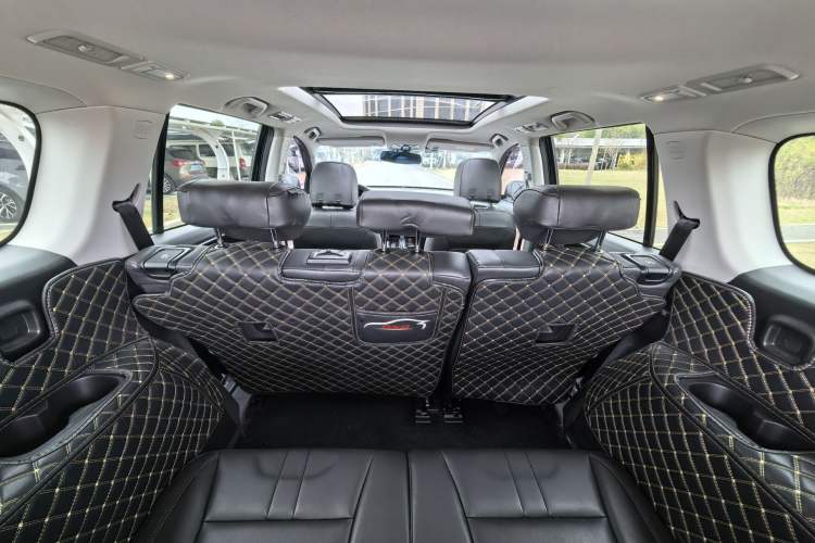 Used GAC Trumpchi GS8 2019 390T Two-Wheel Drive Luxury Smart Connectivity Version (7 Seats) Headliner