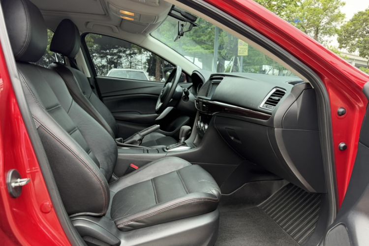 Used Mazda Atenza 2015 2.0L Blue Sky Luxury Edition
