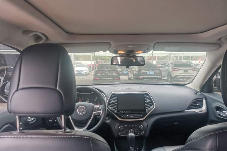 Used Jeep Cherokee 2016 2.4L Leading Edition