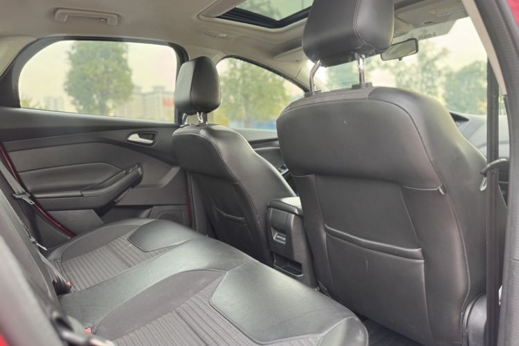 Used Ford Focus 2017 Sedan 1.6L Automatic Fashion Edition Smart Drive Version
