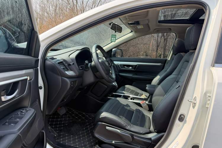 Used Honda CR-V 2021 240TURBO CVT 2WD Comfort Version Interior 3