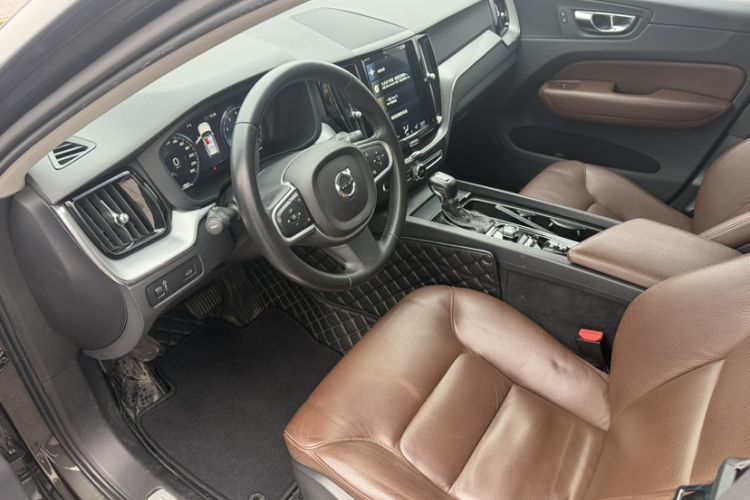 Used Volvo XC60 2019 T5 4x4 Smart Edition China V Standard