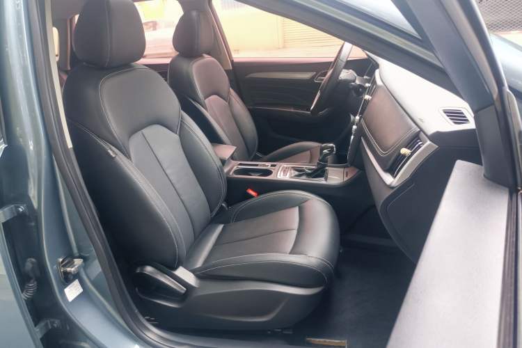 Used Roewe i6 2017 20T Automatic Flagship Edition
