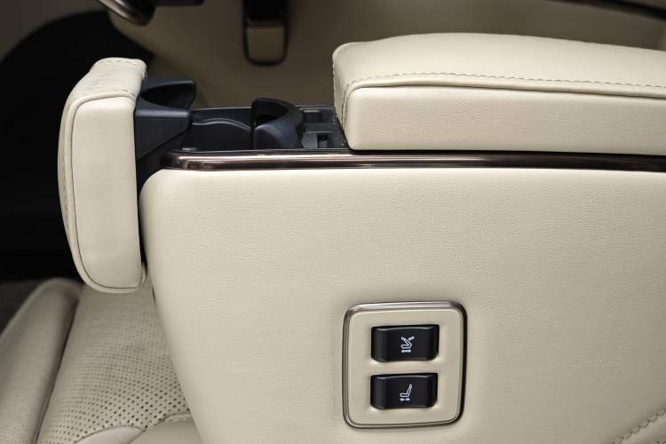 Used Toyota Alphard 2024 Dual-Engine 2.5L Prestige Edition
