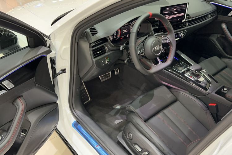 Used Audi A4L 2025 2 Million Units Enjoyment Version 40 TFSI Luxury Dynamic Edition
