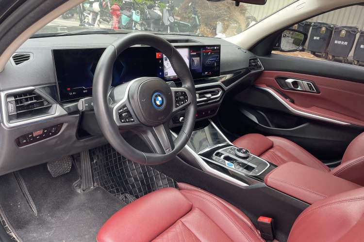 Used BMW i3 2024 eDrive 35 L
