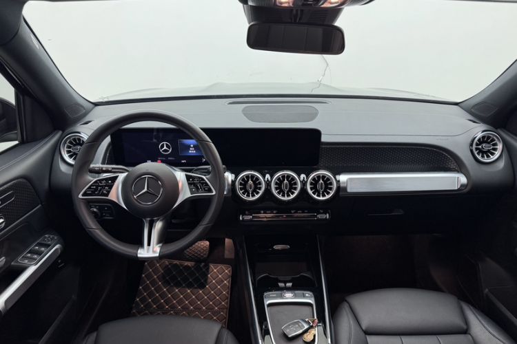 Used Mercedes-Benz GLB 2024 Refresh GLB 220 Fashion Edition Interior 3