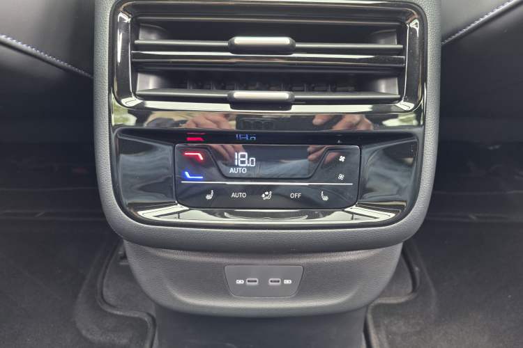 Used Volkswagen Teramont 2025 Tiguan Pro 450TSI Four-Wheel Drive Summit Edition
