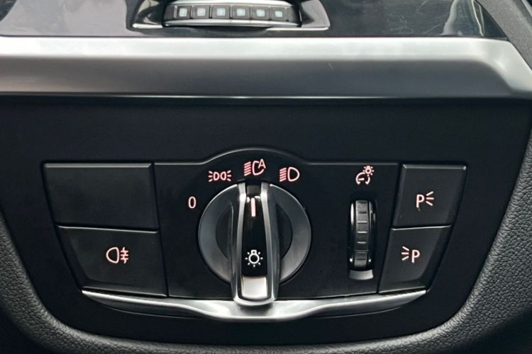 Used BMW X3 2020 xDrive30i Luxury Model with M Sport Package Interior 3