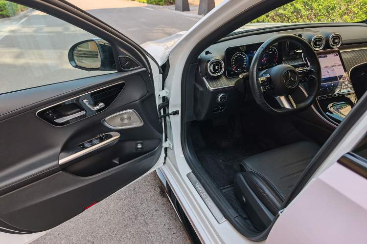 Used Mercedes-Benz C-Class 2023 C 260 L Bright Night Sports Edition Interior 1