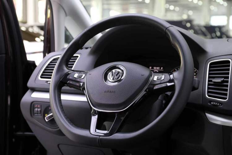 Used Volkswagen Sharan 2018 Revised Version 380TSI Comfort Edition 7-Seater
