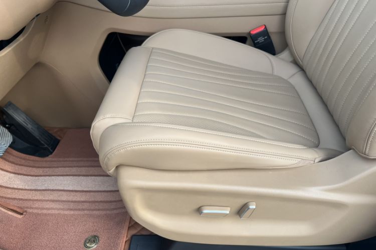 Used JAC Refine RF8 PHEV 2024 Zhiling Edition 1.5T 150KM Prestige Model – Lithium Iron Phosphate Interior 6