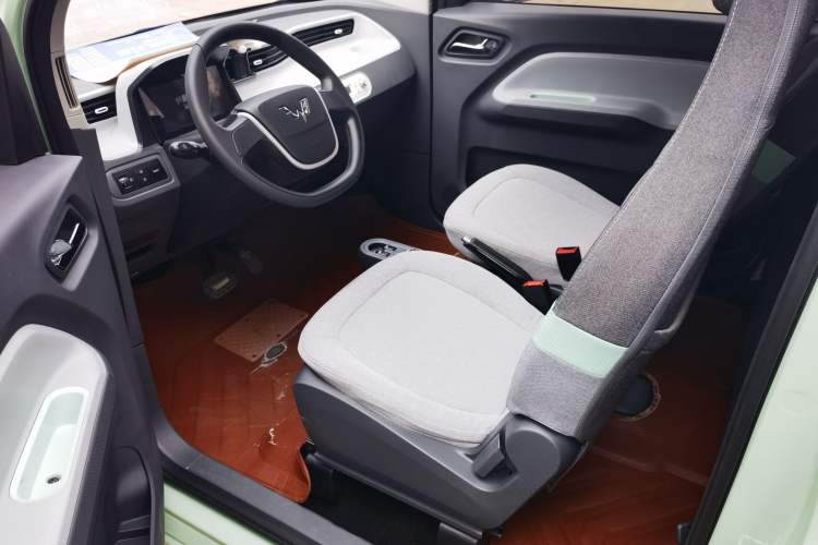 Used Wuling Hongguang MINIEV 2021 Macaron Premium Model – Lithium Iron Phosphate