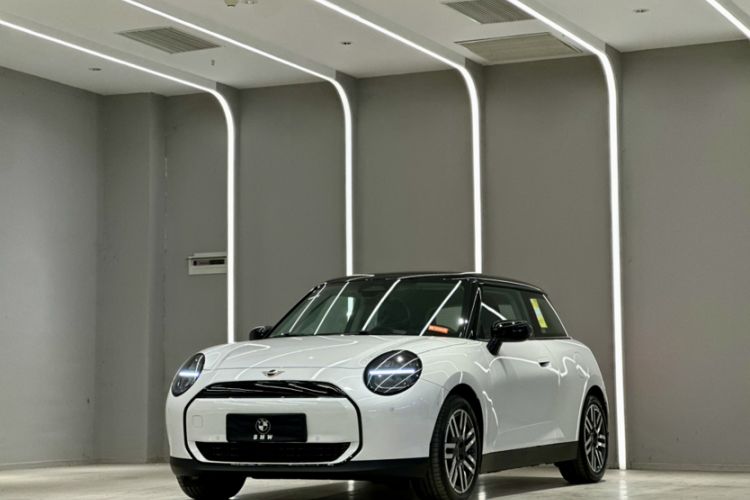 Used MINI Electric COOPER 2025 Model Facelift 466km COOPER E Classic Style