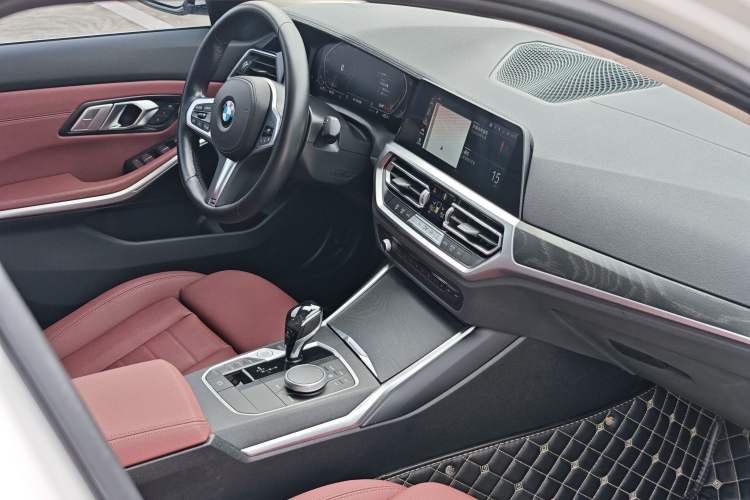 Used BMW 3 Series 2021 Second Facelift 325i M Sport Package Interior 2