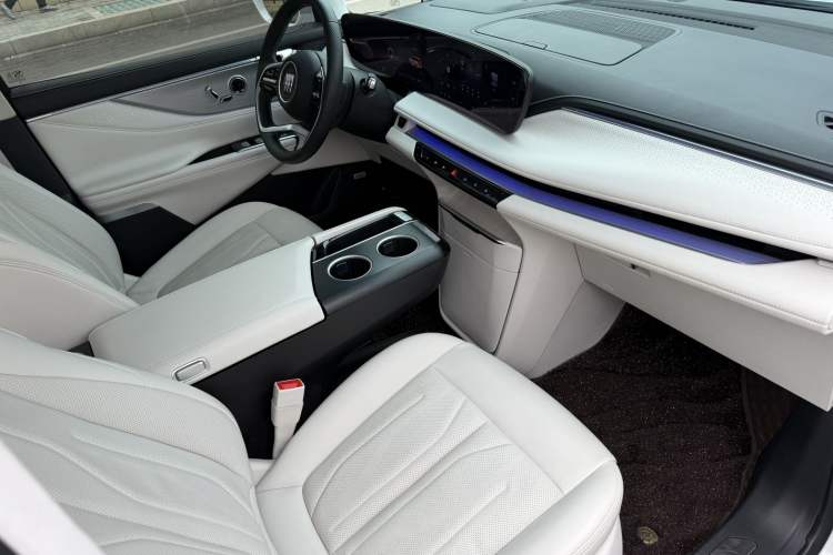 Used Buick GL8 New Energy 2024 Lu Zun Luxury Edition 7-Seater
