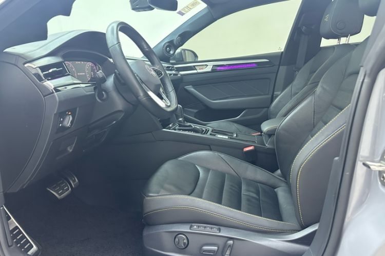 Used Volkswagen FAW-Volkswagen CC 2023 380TSI Striking Edition Interior 4