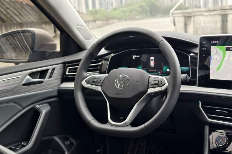 Used Volkswagen Sagitar 2024 300TSI DSG Excellence Edition Interior 5