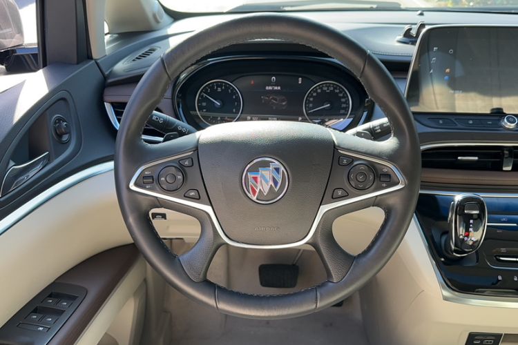 Used Buick GL8 2023 Land Executive Class 652T Luxury Model
