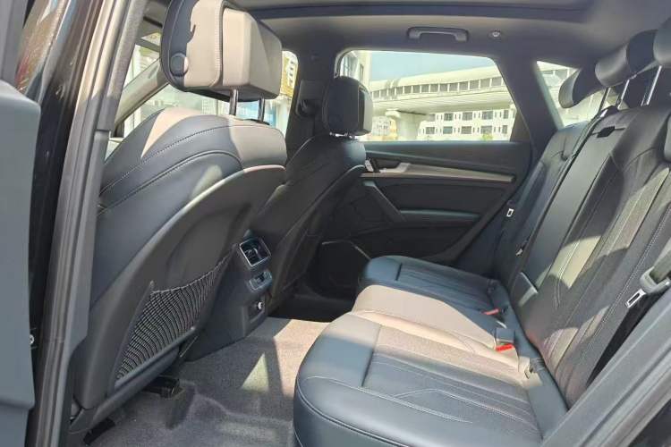 Used Audi Q5L 2025 Facelift 45th Anniversary Collector's Edition 40 TFSI Luxury Dynamic Version
