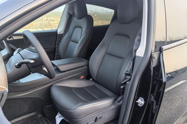 Used Tesla Model Y 2021 Standard Range Rear-Wheel Drive Version
