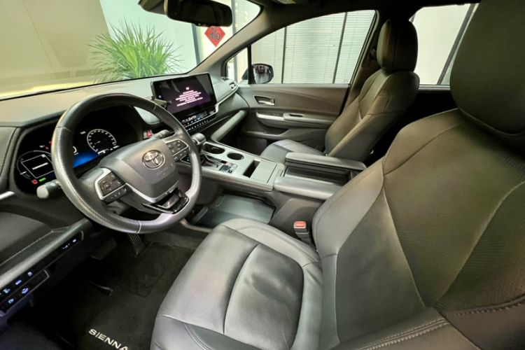 Used Toyota SIENNA 2021 2.5L Hybrid Ultimate Edition Interior 5