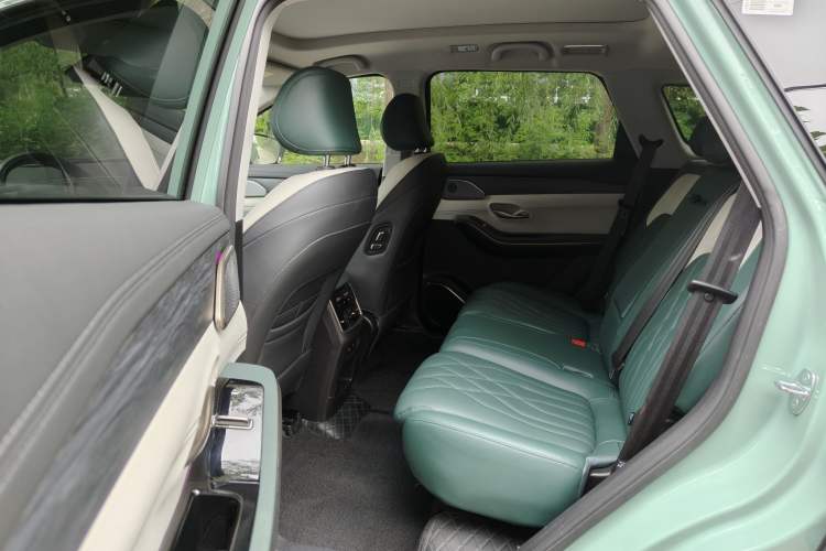 Used JETOUR Shanhai L9 2024 1.5TD 2DHT Max 7-Seater