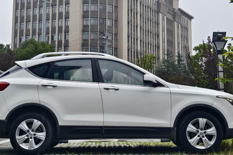 Used Bestune X80 2015 2.0L automatic luxury version