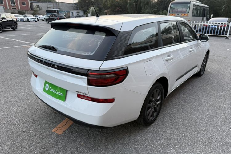 Used Baojun RC-5 2020 RC-5W 1.5L Manual Zhizhao Elite Edition
