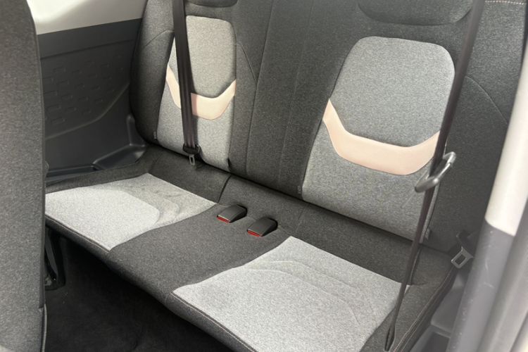 Used Chery QQ Ice Cream 2022 120km Conical Shape Lithium Iron Phosphate
