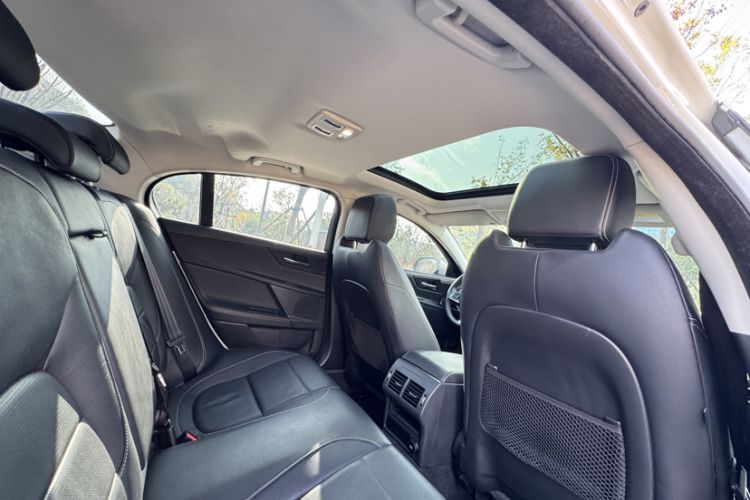 Used Jaguar XE 2017 2.0T 200 PS R-Sport