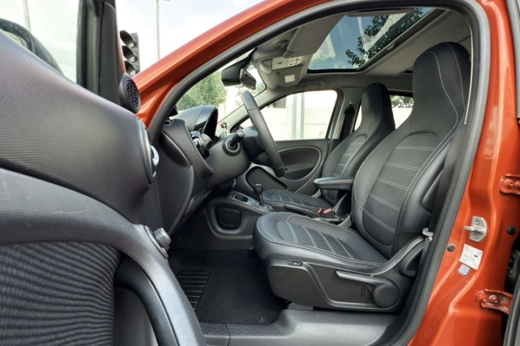 Used smart forfour 2016 0.9T 66 kW Pioneer Edition