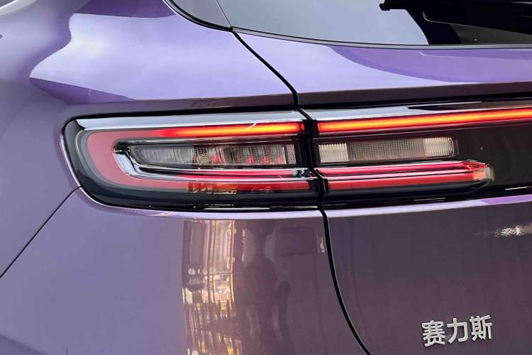 Used Hima AITO M5 2025 Extended-Range Ultra All-Wheel-Drive Version Exterior 9