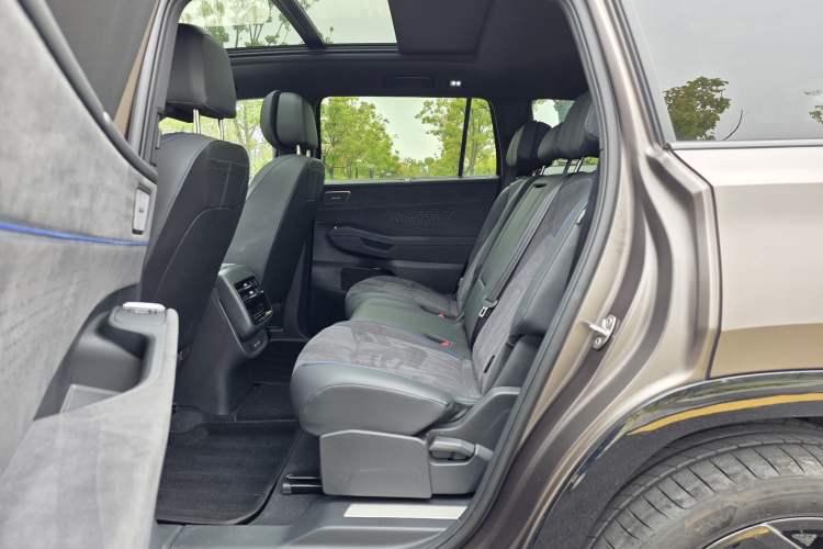 Used Volkswagen Teramont 2025 Tiguan Pro 450TSI Four-Wheel Drive Summit Edition
